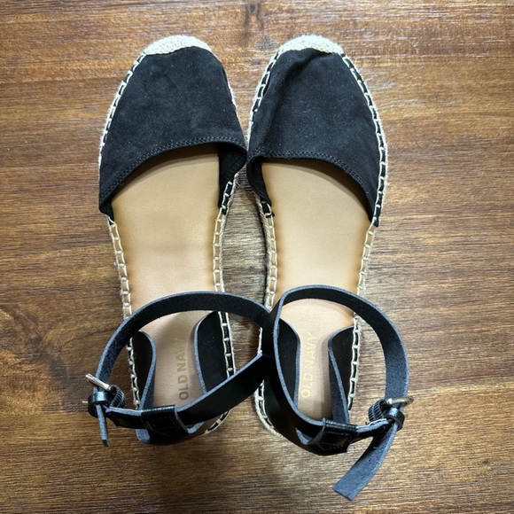 Old Navy Women’s Sandals Size 10 - Picture 1 of 4